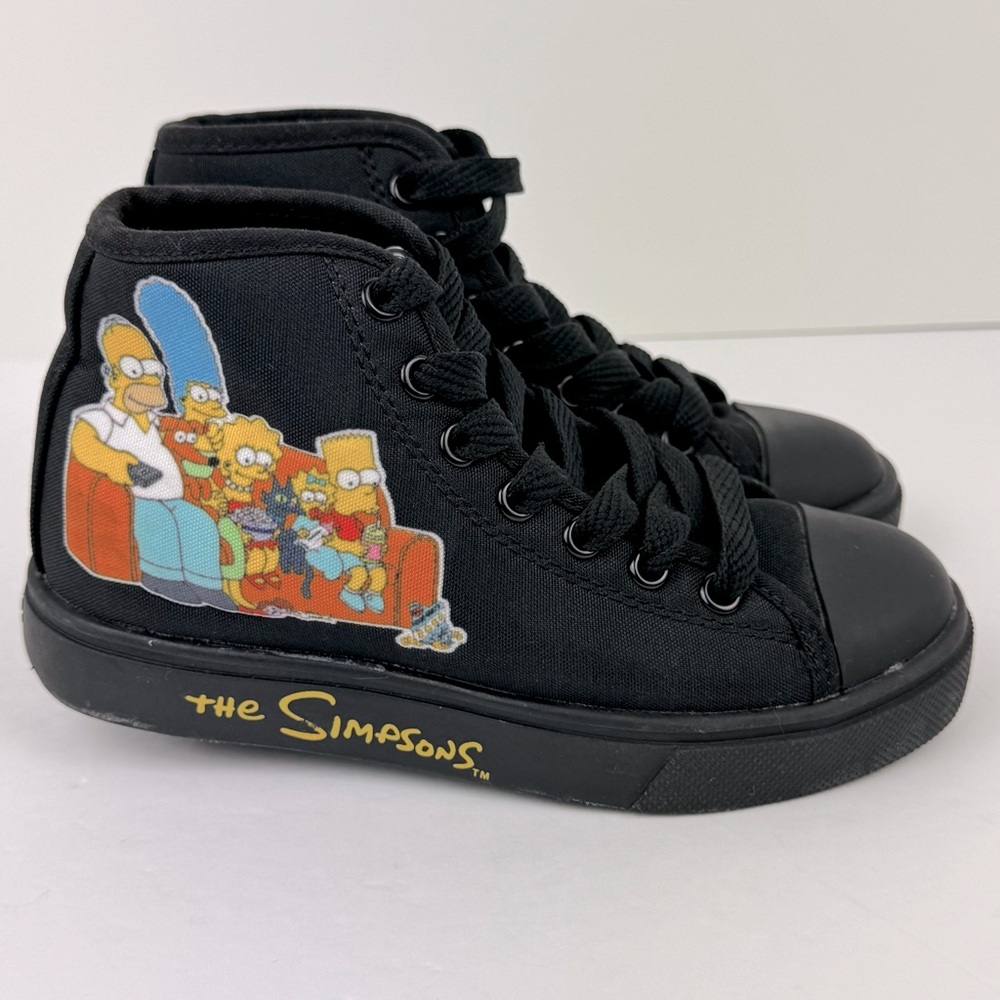 Heelys Hustle X Simpsons Collaboration High Top Skate Sneaker. Youth size 13C